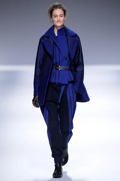 Look 28